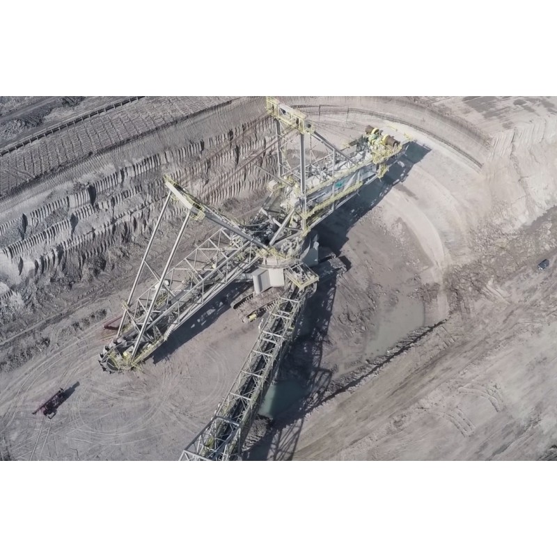 CR - technology - industry - mining - mine - Bílina - excavator - operation 1 - DRONE