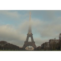 France - Paris - Eiffel tower - timelapse - 500x faster