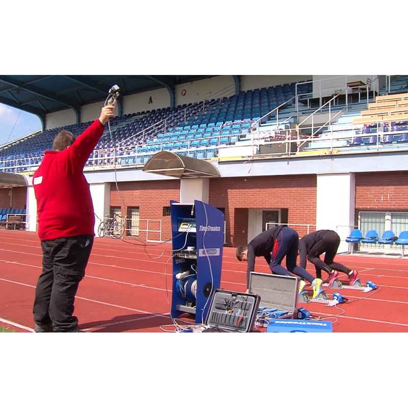 Sport - athletics - training - running - circuit - sports hall - starting gun