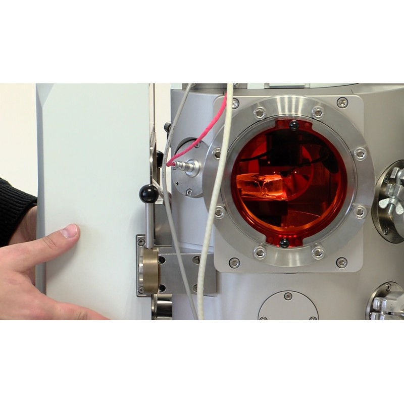 CR - Brno - science - technology - spectrometer - laser - plasma
