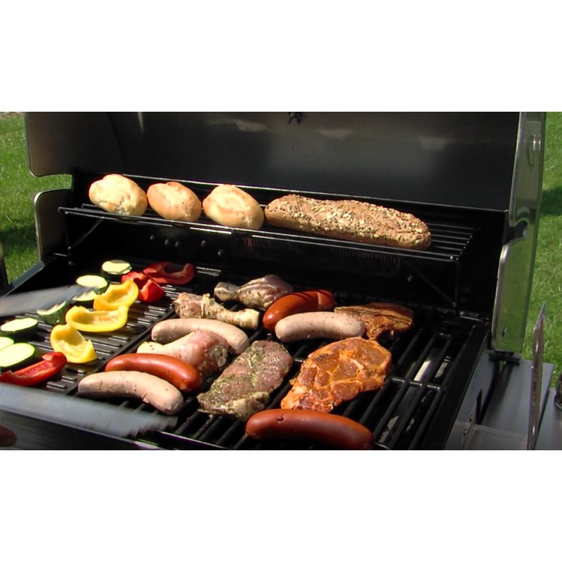 CR - people - grill - grilling - sausage - meat - wood coal - gas
