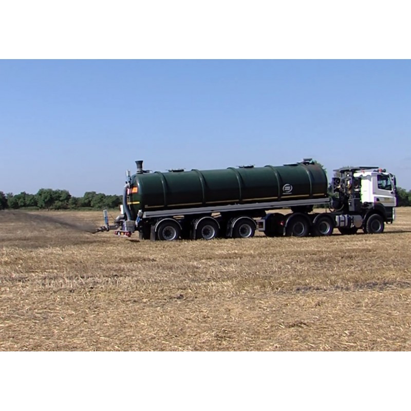 CR - transport - agriculture - tank - cistern - faecal vehicle - faeces - field