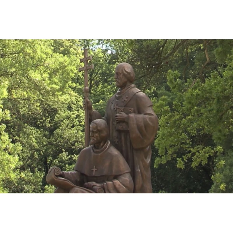 ČR - kultura - náboženství - Cyril a Metoděj - socha