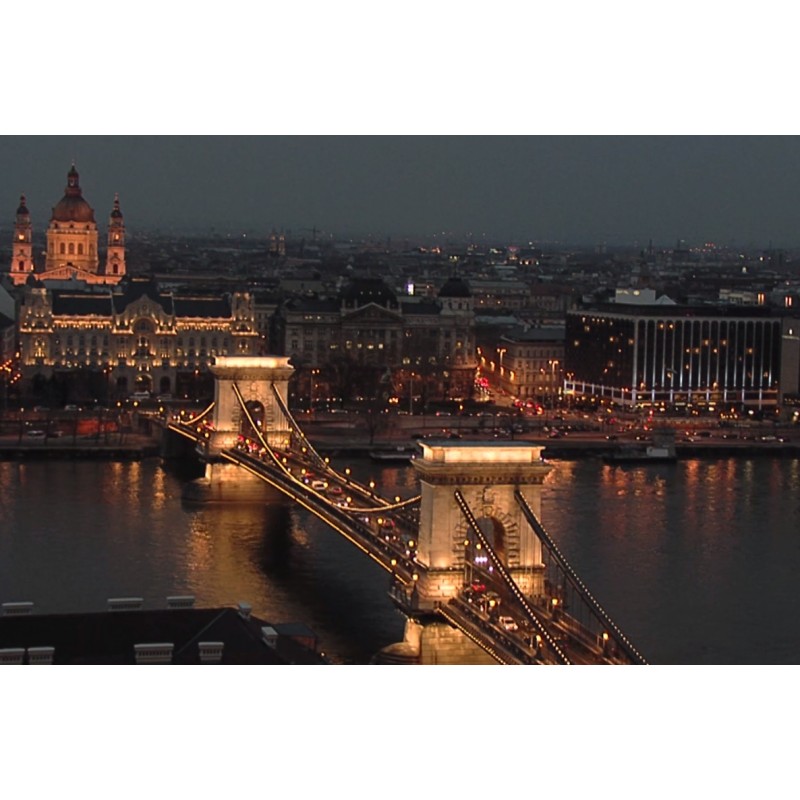Maďarsko - Budapešť - časosběr - originální délka - doprava - most - stmívání