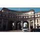 Cestování - 4K - Británie - Londýn - Trafalgarské náměstí - dvoupatrový autobus
