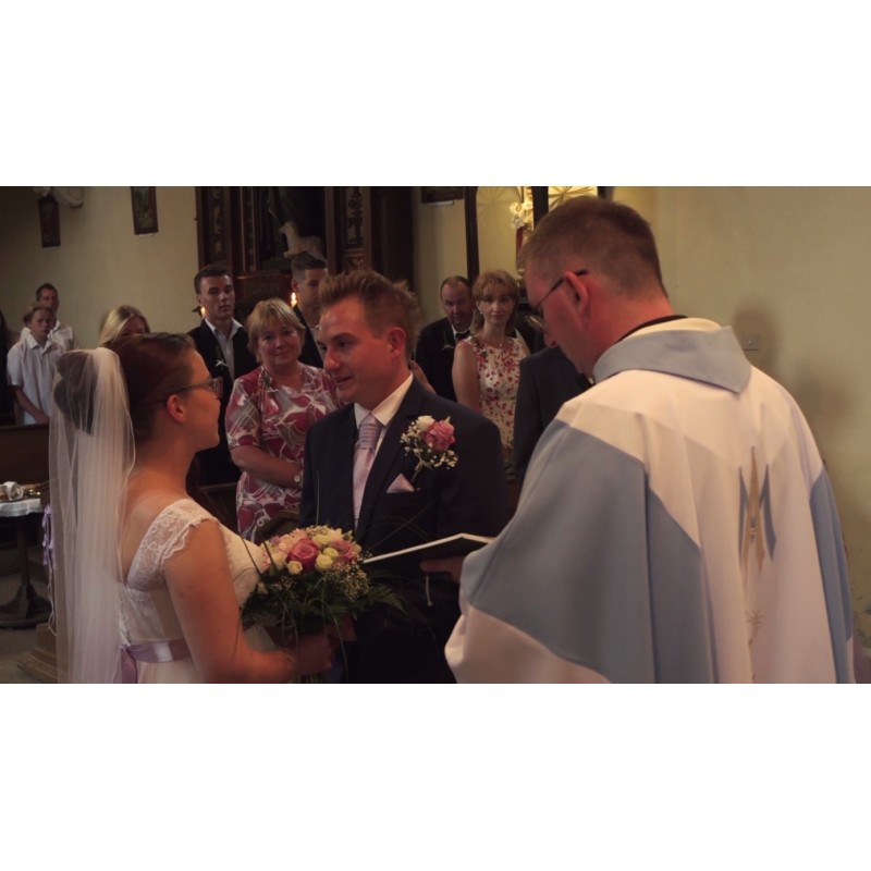 CR - people - wedding - marriage - church - ceremony - ring - priest - pastor - faithful