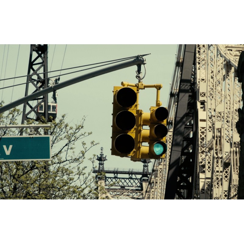 USA - New York - Manhattan - cestování - 4K - doprava - lanovka - taxi - semafor