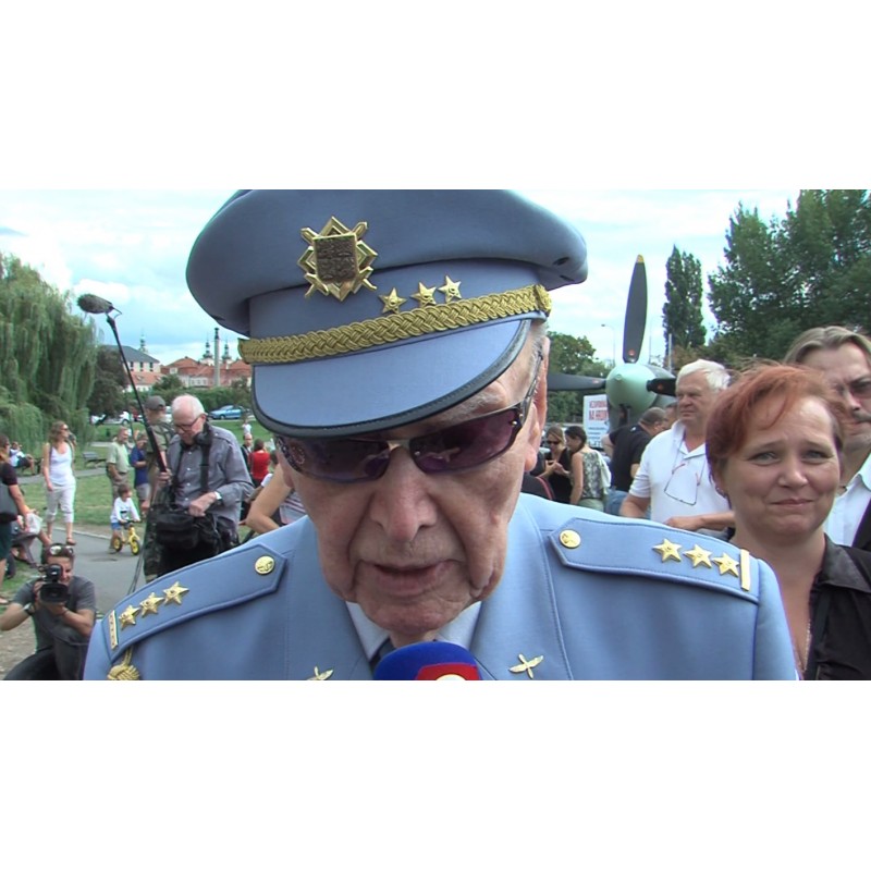 CR - Prague - ceremony - spitfire - gripen - air force - army - aircraft - pilot - wreath laying - anthem