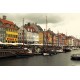  Dánsko - Kodaň - Copenhagen - doprava - loď - lodě - architektura - centrum - vlajka - 4K