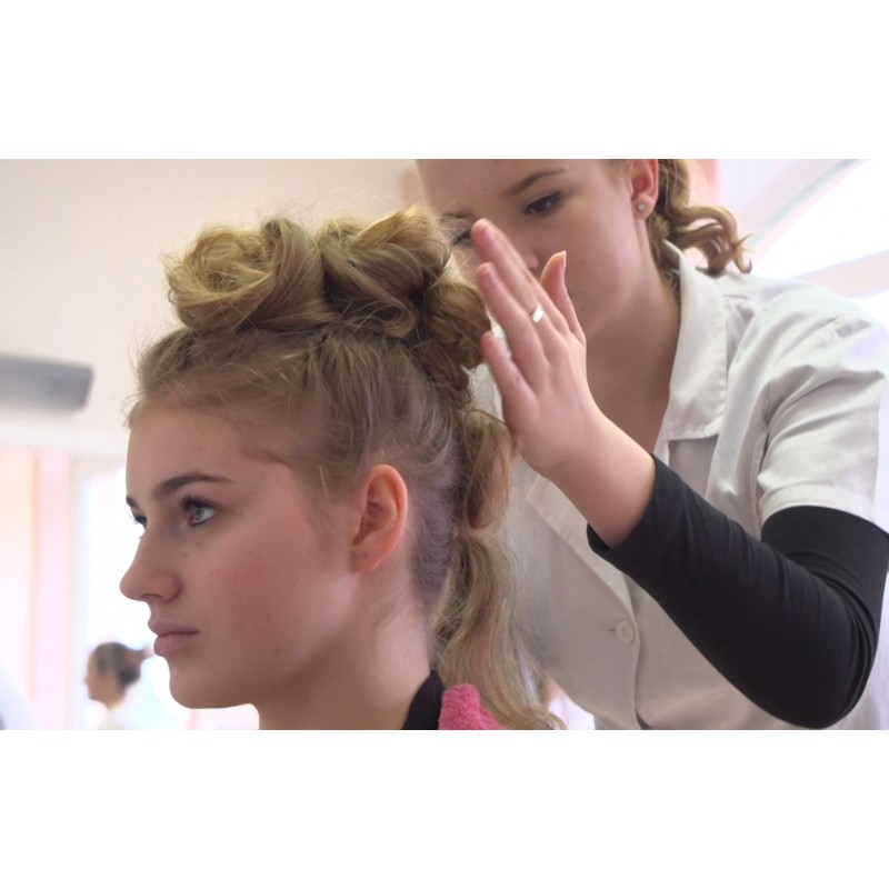 CR - education - cosmetic - beautician - beauty salon - manicure - hairdresser - cutting - washing