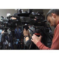 ČR - média - kamera - novinář - fotograf - sjezd - kongres