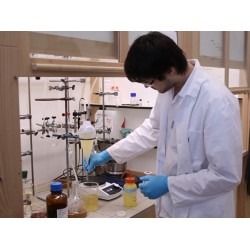  CZ - science - research institute - laboratory - chemist - solution - test tube - experiment - chemicals