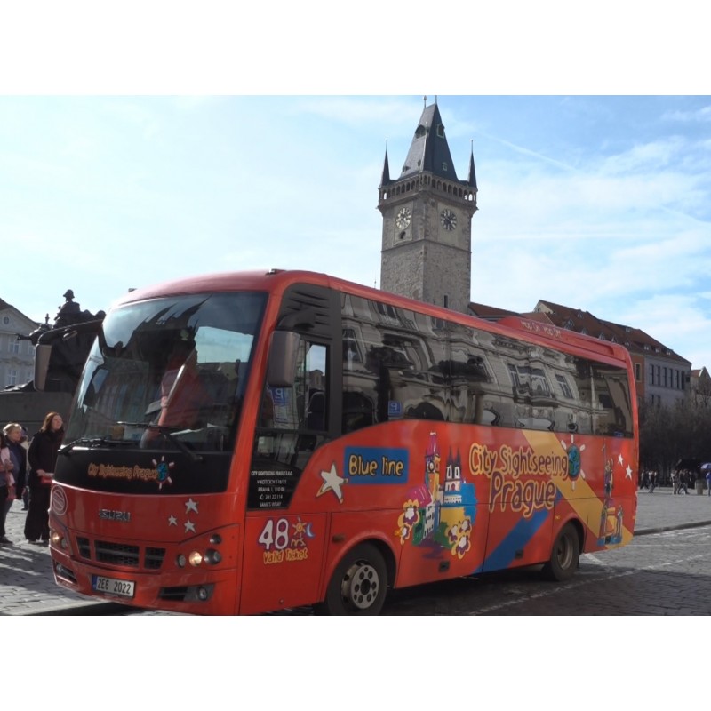CZ - Prague - transport - traffic - Old time square - bus - car - tourist - time-lapse