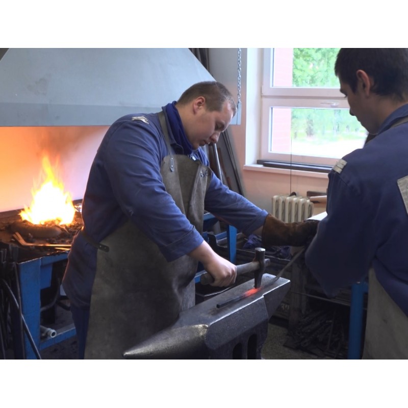 CZ - Hradec Králové - vocational school - apprentice - fire - forge - hammer - iron - weld