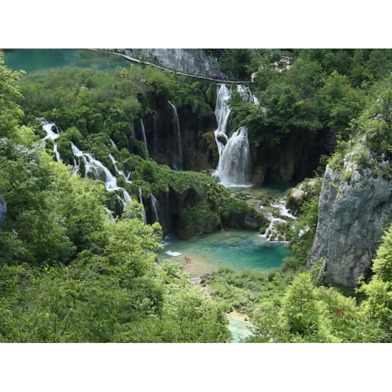 Chorvatsko - příroda - Plitvice - Plitvická jezera - UNESCO - vodopád - hladina - voda