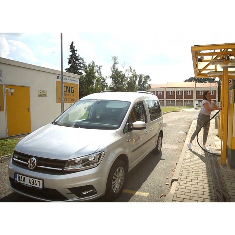 CZ - industry - Pražská plynárenská - natural gas - filling station - CNG - refuelling - car - pipes