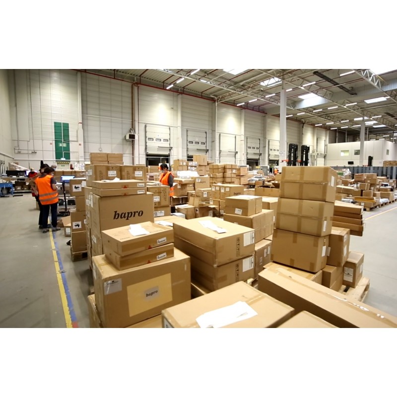 CZ - industry - warehouse - truck - forklift - worker - box - packaging - logistics - shelf - warehousman
