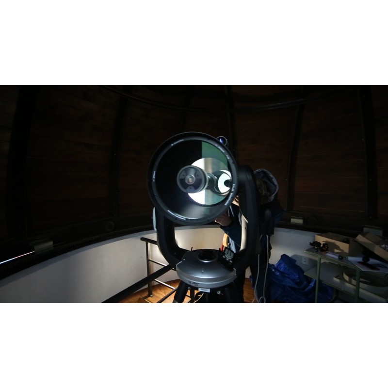 ČR - vzdělávání - Ledeč - dalekohled - mikroskop - chemie - pokus - běžecký pás - čtenář - robot CNC