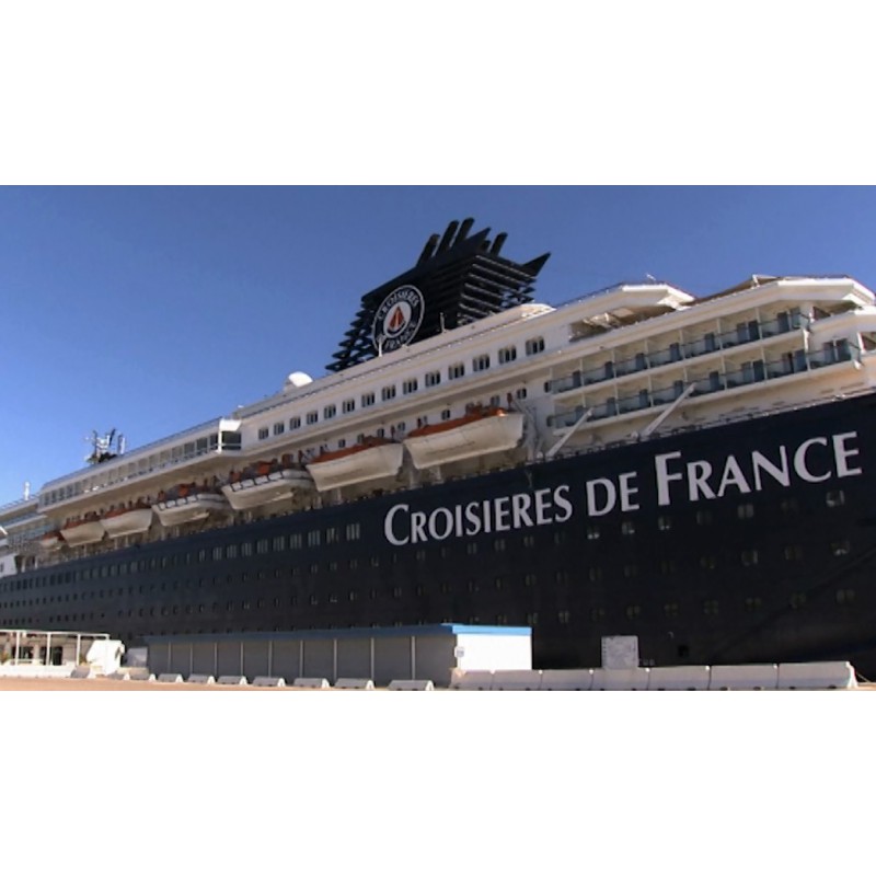 France - ship - port - passengers
