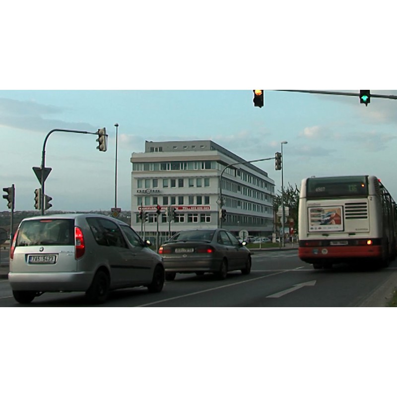 CR - Prague - cars - semaphore - crossroad - original lenght