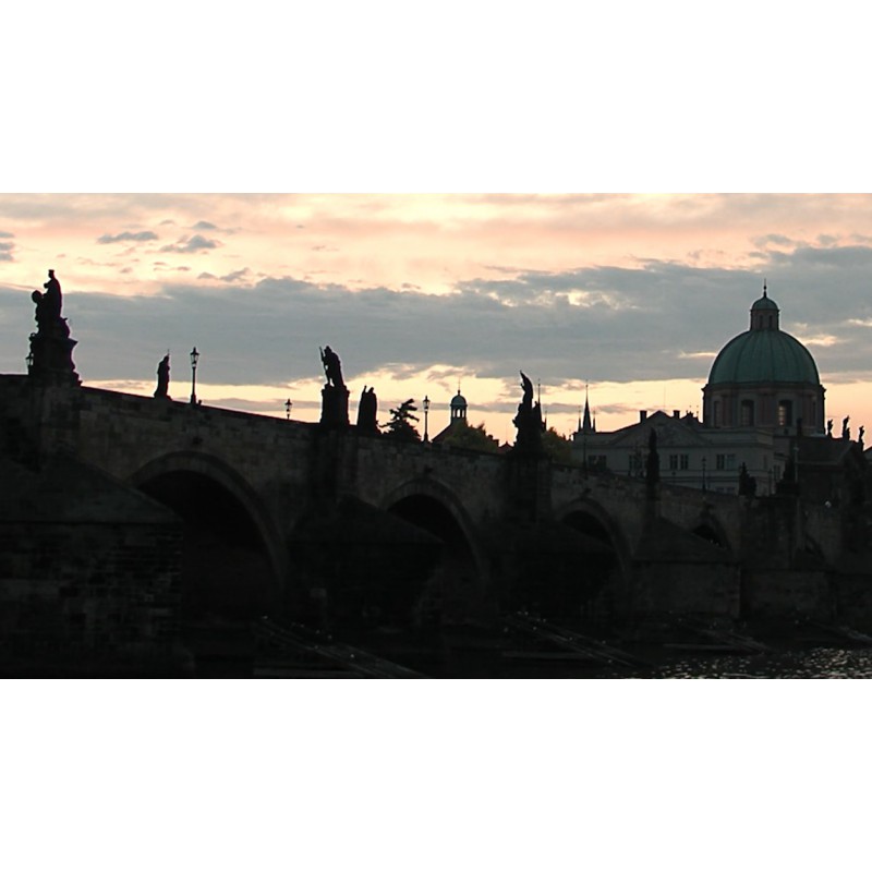 CR - Prague - Vltava - Charles bridge - sunrising - time-lapse - original length