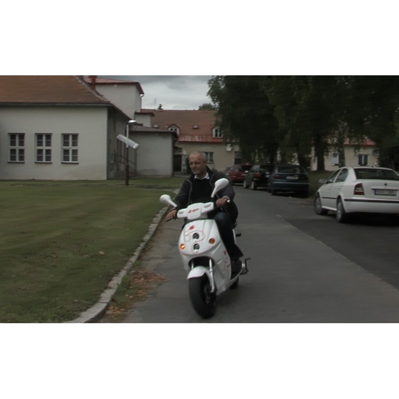 ČR - doprava - moped - elektrický