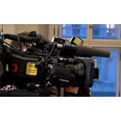 cr - media - reporter - television camera - photographer - summit V4