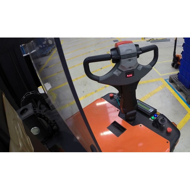 ČR - technologie - sklad - vysokozdvižný vozík - laser - 2