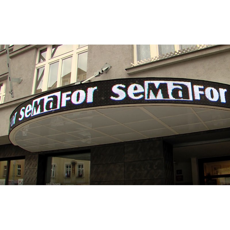  CR - Prague - culture - people - semafor theatre - audience - applause
