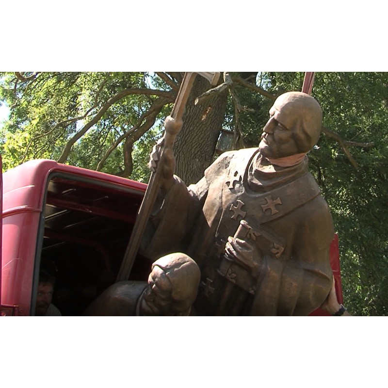 CR - Mikulčice - culture - people - sculptor - statue - Cyril and Methodius - stork