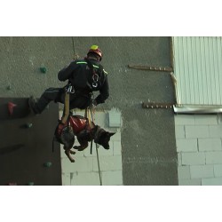 CR - people - teambuilding - jeep - climbing wall - archery - firemen - dogs 