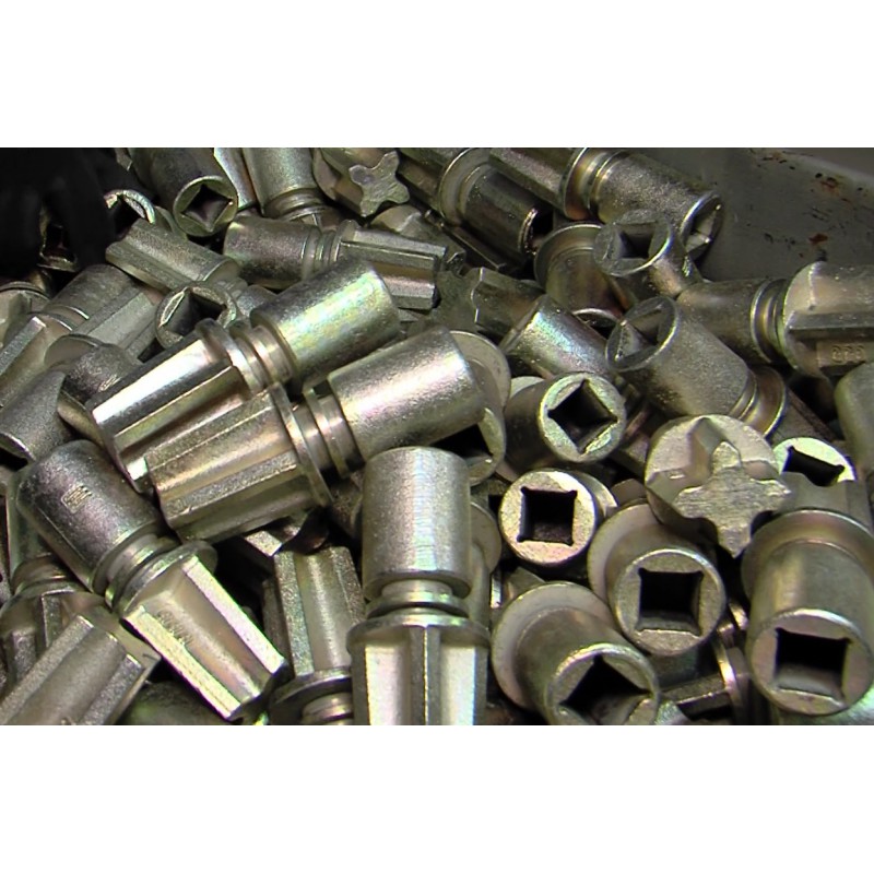 CR - industry - pipe fitter - production - pipes - valves