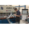 ČR - průmysl - strojírenství - laser - CNC - řezání - obrábění - dělník2