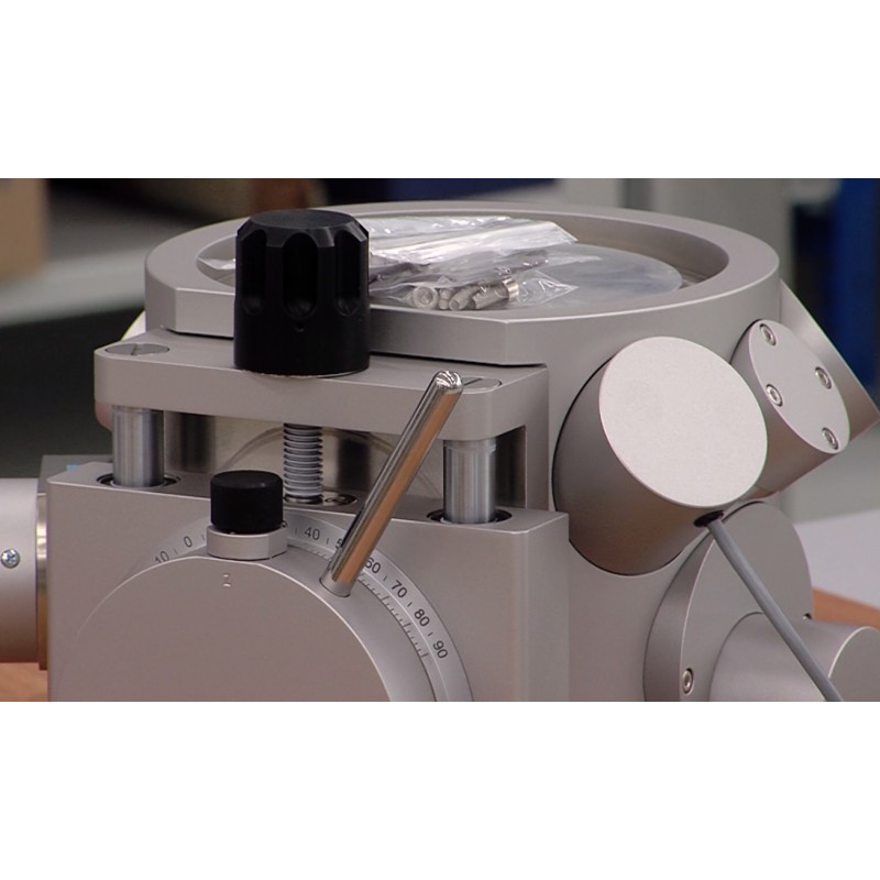 CR - Brno - technology - dispersion of light - polarography - microscope - electron