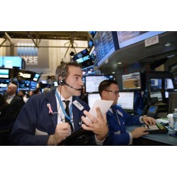USA - New York - obchod - burza - Wall Street - makléř - burzián