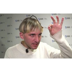 ČR - Praha - technologie - kyborg - Neil Harbisson - anténa