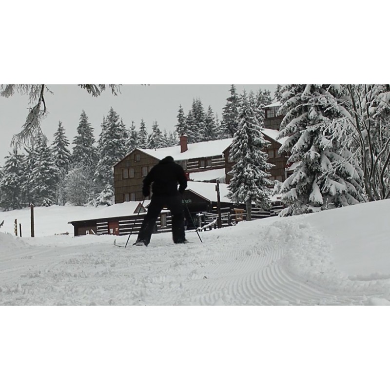 ČR - Krkonoše - Pec pod Sněžkou - lyžaři - běžkaři