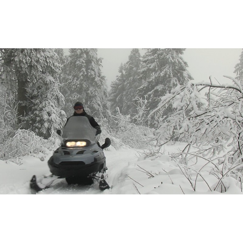 ČR - Krkonoše - Pec pod Sněžkou - zima - skútr - sníh
