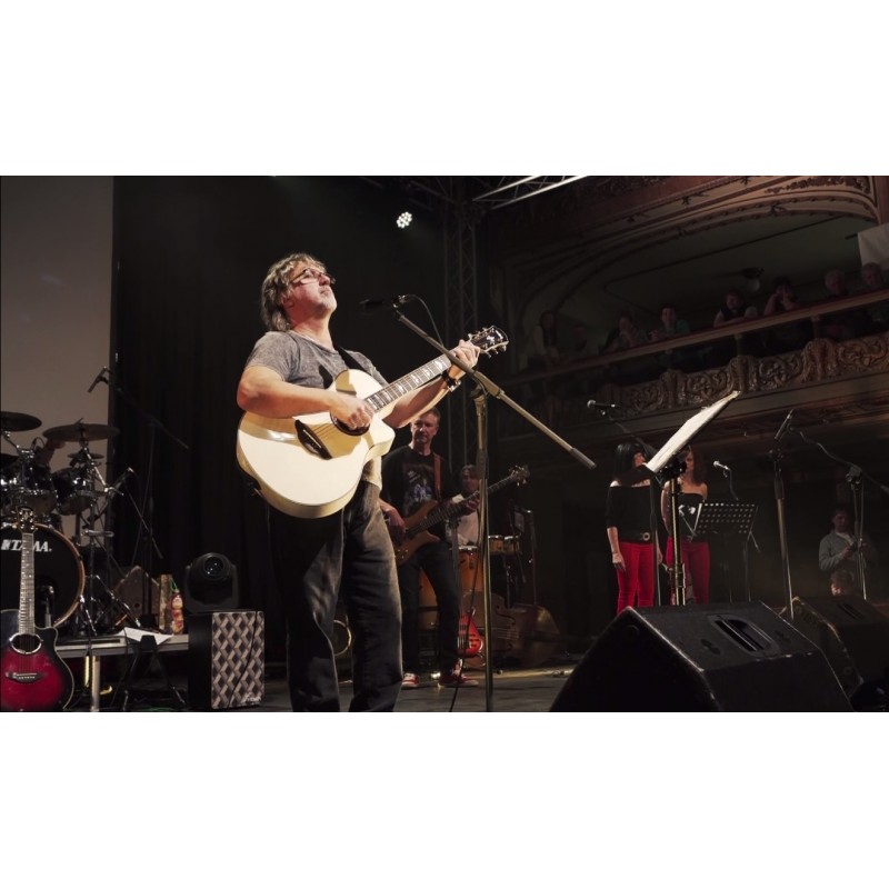 CR - Prague - culture - Dalibor Janda - music - singing - singer - concert Lucerna - fans