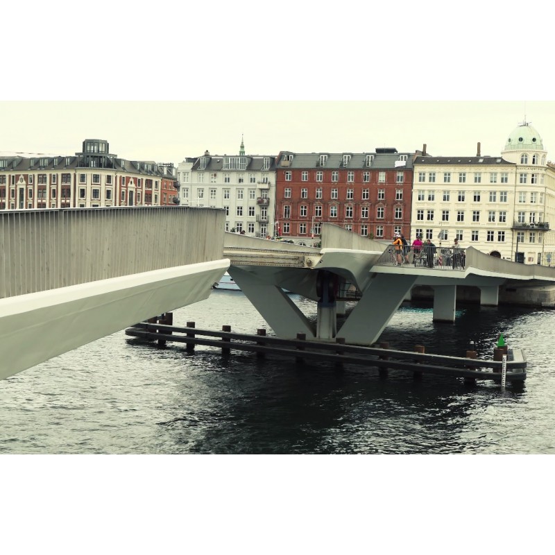 Dánsko - Kodaň - Copenhagen - doprava - loď - lodě - most - otevírací padací - 4K - cyklistika