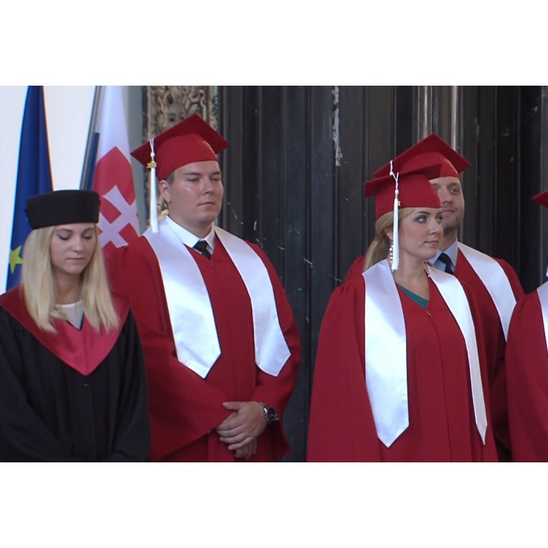  ČR - Praha - Pražský hrad - promoce - vysoká škola - vzdělání - univerzita