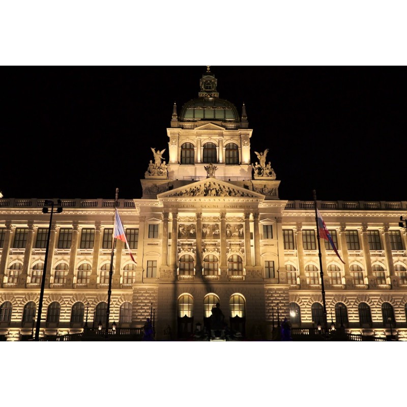 ČR - Praha - aktualita - budovy - Národní muzeum - videomapping - 28. říjen - bez zvuku