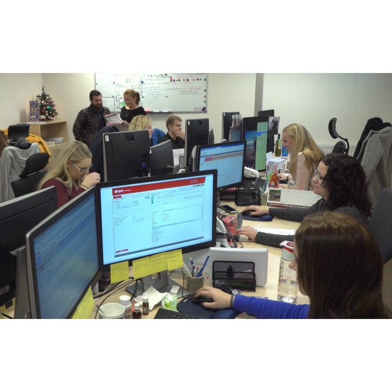 CR - industry - business - technology - call center - open space - operator - power engineering