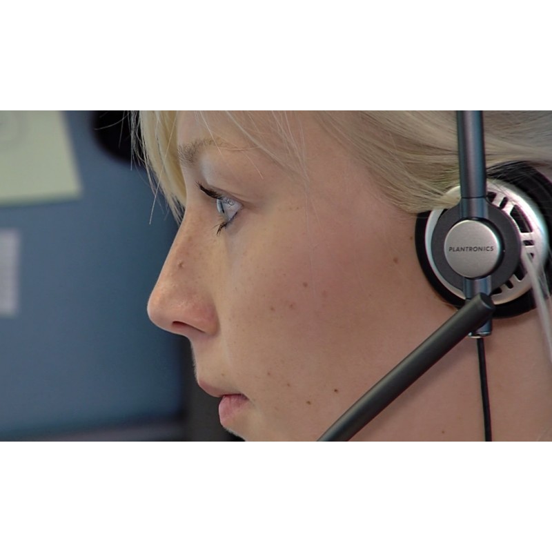 CR - people - phone operator - services - open space - call center - electricity