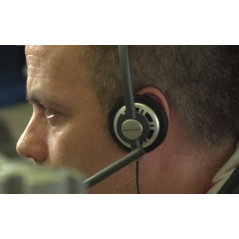 CR - industry - business - power - call center - open space - phone operator - manager