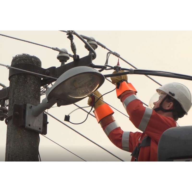 ČR - průmysl - energetika - trafostanice - dráty - vysoké napětí - stožár - zkoušečka - pojistky