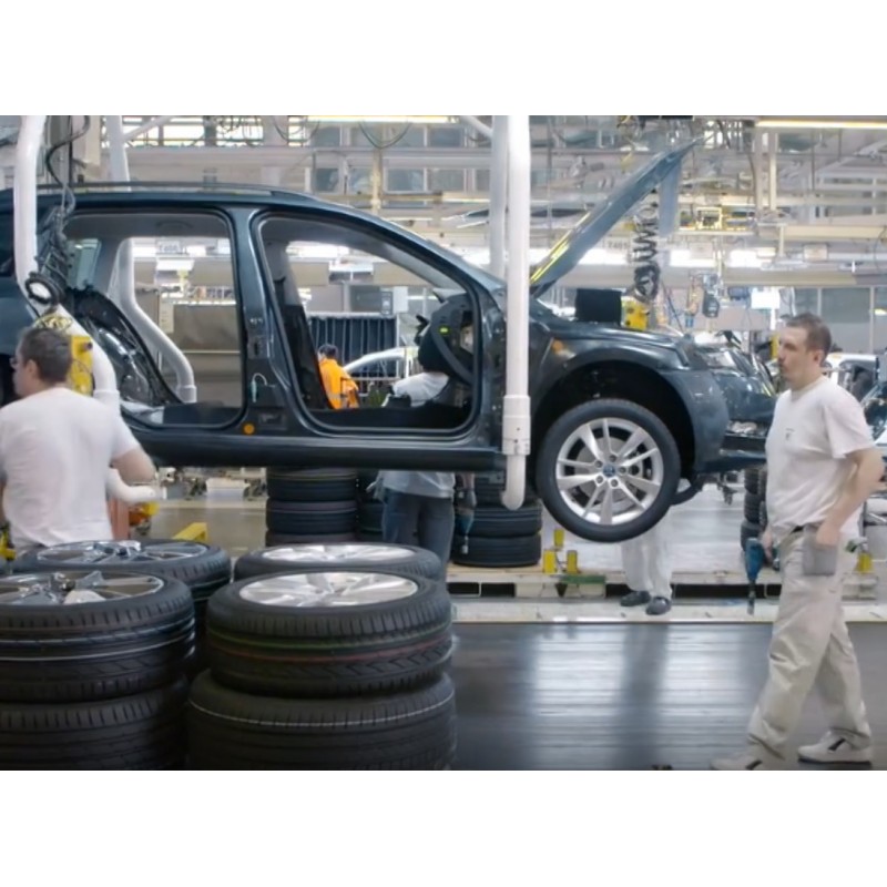 ČR - doprava - průmysl - automotive - továrna - díly - komponenty - linka - auto - robot - 2