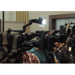 ČR - média - novináři - kameraman - fotograf - žurnalista - TK