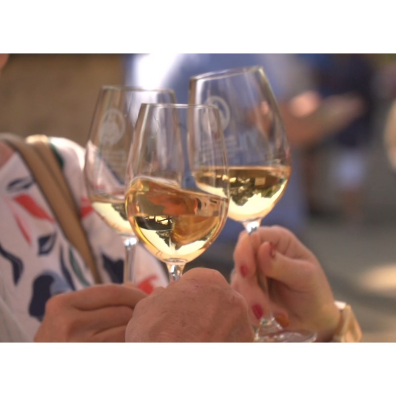 CR - trade - tasting - wine - grill - glass
