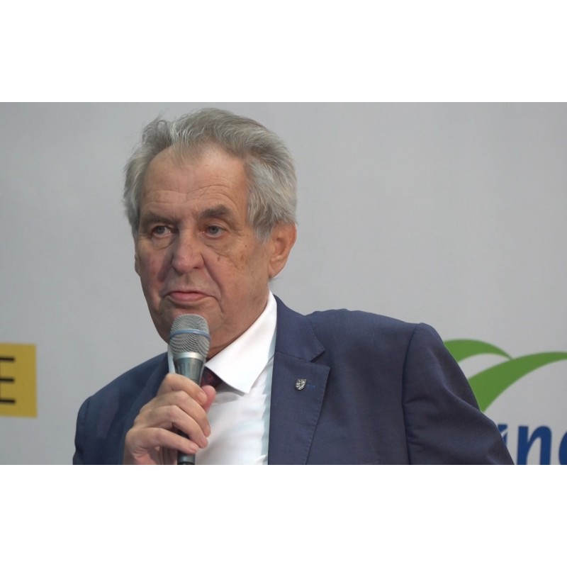 ČR - lidé - prezident - Miloš Zeman - návštěva - tiskovka - výrobní závod - zaměstnanci